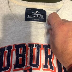 Auburn Tigers 2X sweatshirt with from pockets!